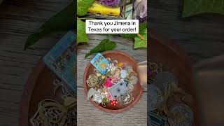 #charmreading #divinationtools #charmscasting #charms #tarot #witchcraft #divinationcommunity