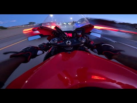 LOCKED BRAKES MADE ME COP BAIT | GSXR 750 FREEWAY MAYHEM
