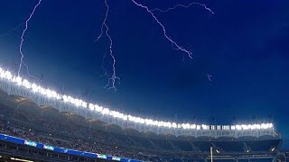 TOR@NYY: Lightning strikes surround Yankee Stadium