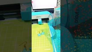 Easy Cricut Joy earrings DIY project! #cricutmade #cricut #cricutjoy #diyearrings #diyjewelry