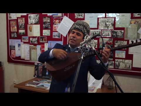 Between Improvisation and Tradition:  Song of the Mountains