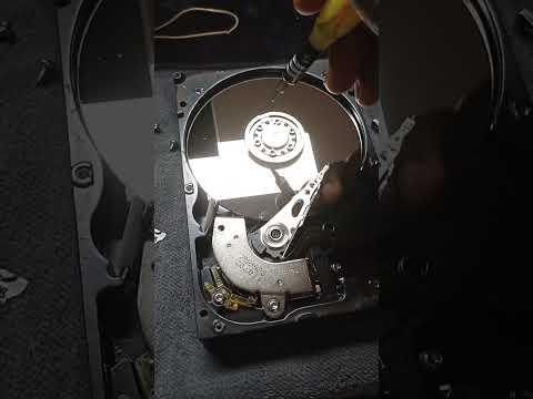 A quick look inside a Harddisk drive (explained).#computer #speed #geek #001