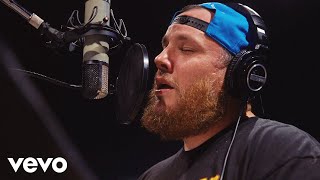 Luke Combs - Giving Her Away (Official Studio Video)