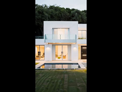 White villa with garden #shorts #shortsvideo #shortsfeed #ai #villa #garden #white #art #architect