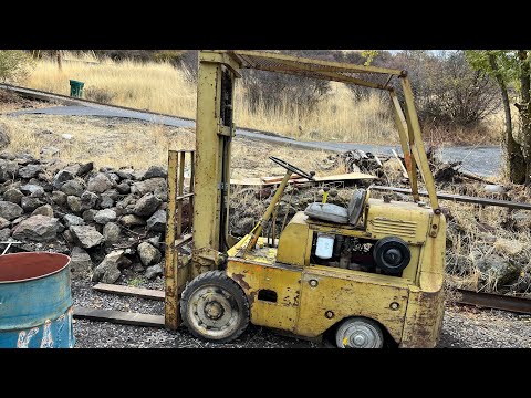 (Sold) Someone buy this forklift!