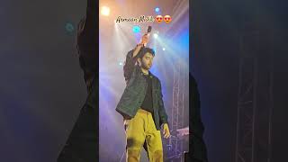 Chale aana😍 #armanmalik #trendingreels #liveperformance #musicnight #liveconcert #indianmusic #love