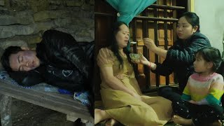 With a kind heart, Nhien helped Mayor Vu take care of his mother when she was ill.