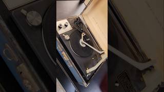 Vintage Macy's portable record player needs work🥺