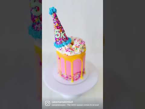 Find me over on instagram for more cake videos @cakemamakimball #cakedecorating #cakeshort #shorts