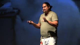 Sam Richard - Magic tricks with Houdini
