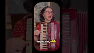 How to play the accordion with Betsy and @dinosaurdinnertheatre1792