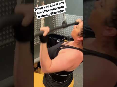 Upper body day love the way a lifting belt makes me feel🖤#weightlosstransformation #bodypositivity