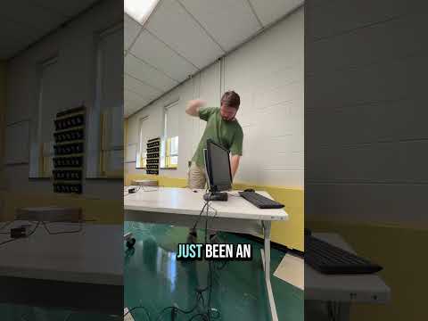 Cleaning up this TERRIBLE desktop setup  #techsupport #cablemanagement