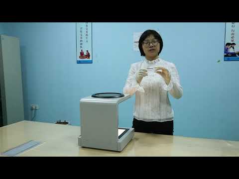 How does a Polariscope make defects within PET preforms visible ?