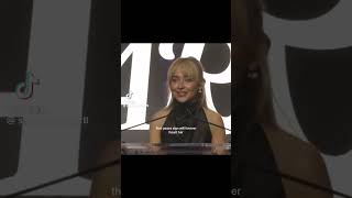 Sabrina Carpenter Peace Sign #sabrinacarpenter #funny #relatable #peacesign #shorts #artist