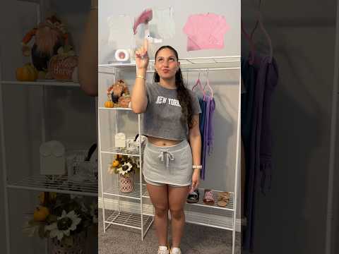 Help me choose an outfit 💞 #capcutedits #shoppinghaul #falloutfits