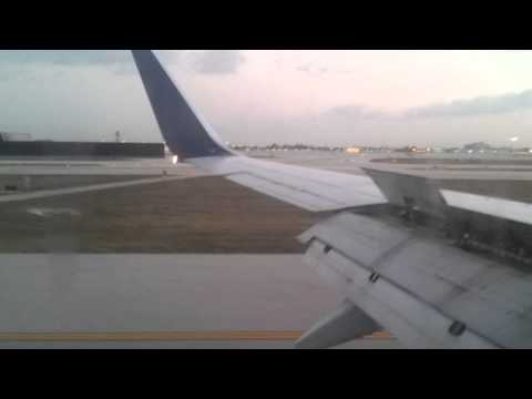Delta 737-800 Miami Morning Landing