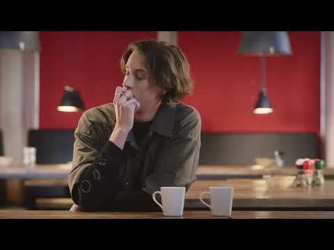 KitKat® Gaming - Laure enjoying her coffee break with a special treat