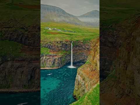 The Múlafossur waterfall is one of the most beautiful places I’ve seen in the Faroe Islands 🤯