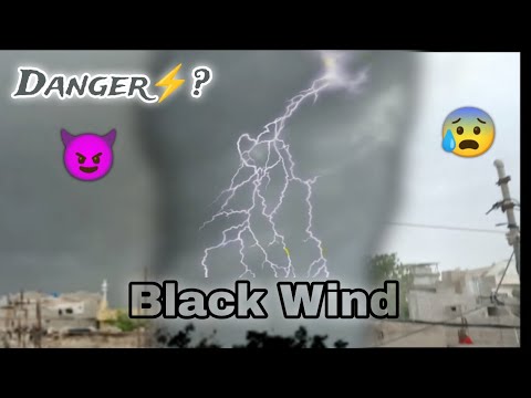Black wind in Karachi😰, Are these clouds signaling danger or not?