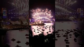 Happy New Year 2025: Sydney’s Iconic Fireworks Show 🎆🌟#newyear #2025 #sydney #australia #shorts