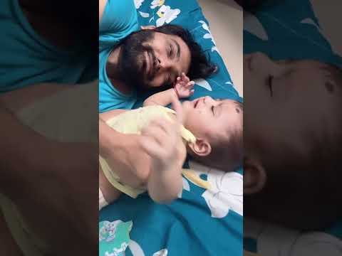 Kiki daddy playing moment