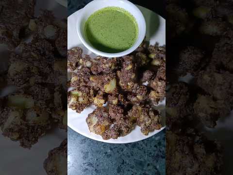कुट्टू के पकोड़े।। kuttu ke pakode l fasting food #ytshorts #pakode
