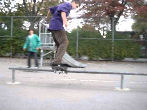 Kyle Daniels : Boardslide