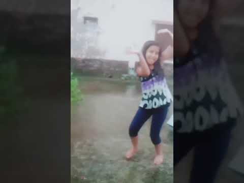 chhatri_na_khol_barsat_mein...............best_Rainy_season_dance........
