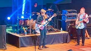 Eric Johnson plays the blues