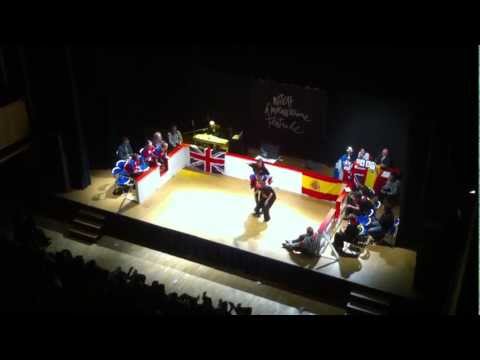 Inghilterra vs Spagna  - Mondiali Match Improvvisazione Teatrale 2012 - "L'ombrello"