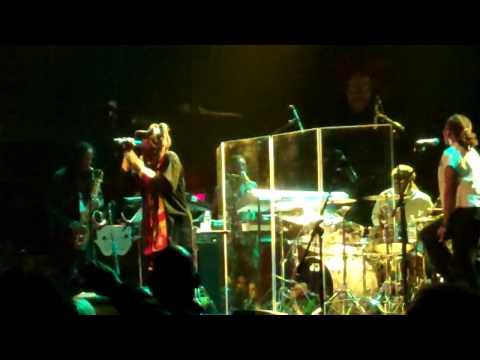 Steel Pulse - Jerry Johnson sax solo - Islands Unite