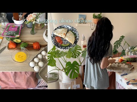 i stay home (⑉• •⑉)‥♡ cute and easy brunch idea, iced latte, what's in my bag, Korean soup dinner