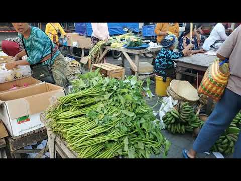 Morning Market Shopping in Tegalalang