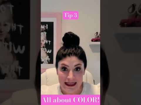 Choose colors that will avoid making you look shorter and wider. #petitetips #bestboots #shorts