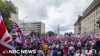 Tens of thousands march at far-right rally in London