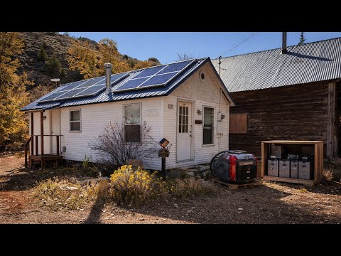 Inside the American Town That Lives Without the Power Grid
