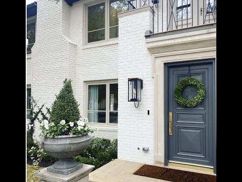 Chic Peek Tour: Austin Fryer