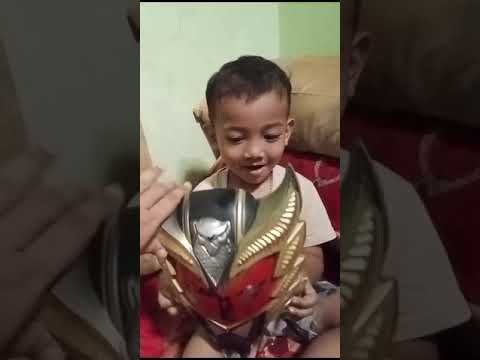 bermain topeng superhero