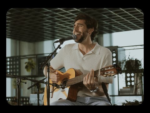 Alvaro Soler performs 'Solo Para Ti' live at The Tower Tapes
