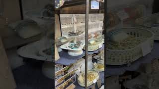 Let’s go jewelry shopping!🛍️ 💍#smalltownlove #sorrelli #smalltowncharm