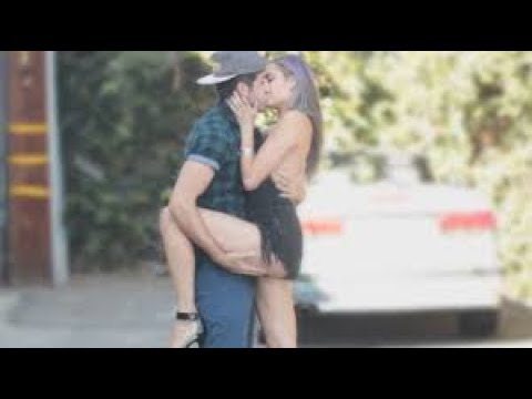 Kissing prank  ХОЧУ ПОЦЕЛОВАТЬ ДЕВУШКУ В МЕТРО PRANK  КАК РЕАГИРУЮТ НА ПОЦЕЛУЙ