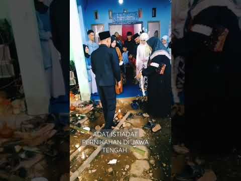 Adat istiadat pernikahan di Jawa Tengah...