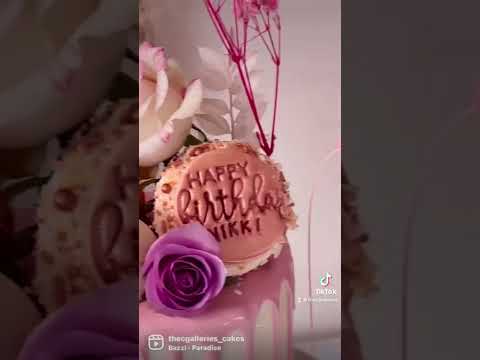 The pink drip + the matching roses and the bunny tail 🤌🏼 💐🌸🥹💖#rosesoncakes #pinkdrip