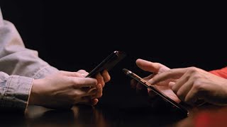 You Won't Believe the Differences! Samsung vs iPhone 2025 Comparison