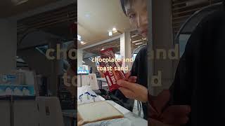 板チョコサンド　chocolate　and bread.