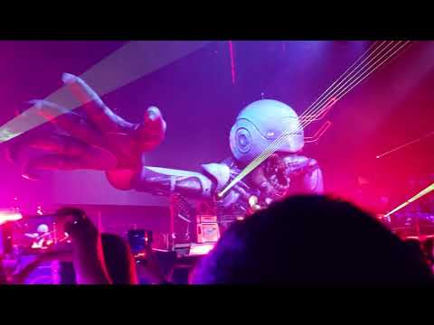 Muse - New Born (Live at The Forum)