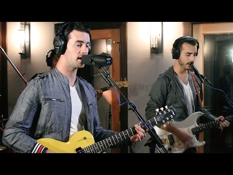 "Molly Shake Me" - The Shadowboxers // Brite Session