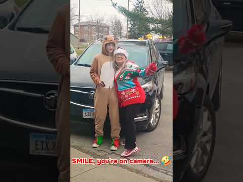 #holidayfun #familychristmas #prank #funnyscare #caughtoncamera #teenboyjoke #wendyeilanderrealtor