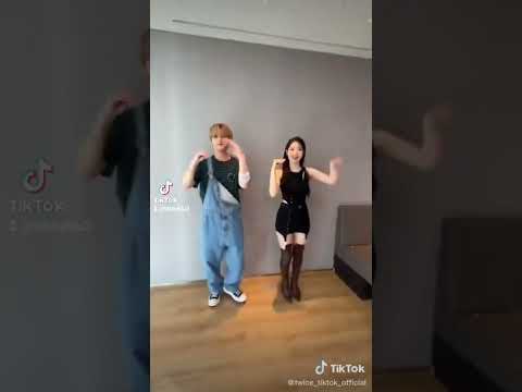 #talk that talk challenge#straykids and twice#lee know
